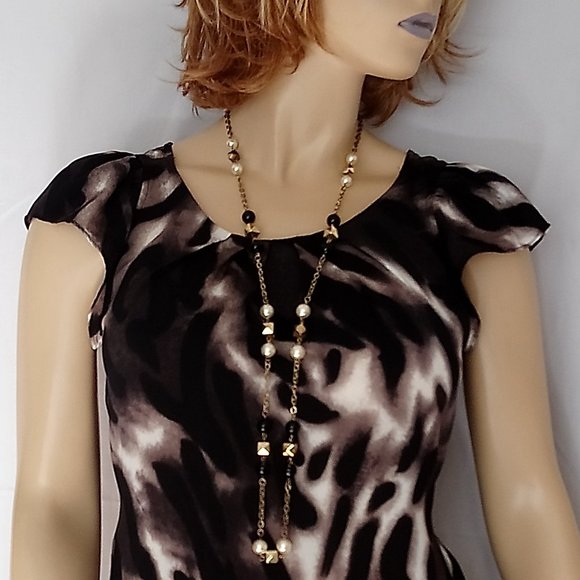 ANN TAYLOR 8P Animal Print Top Blouse CHIC! - Picture 5 of 9